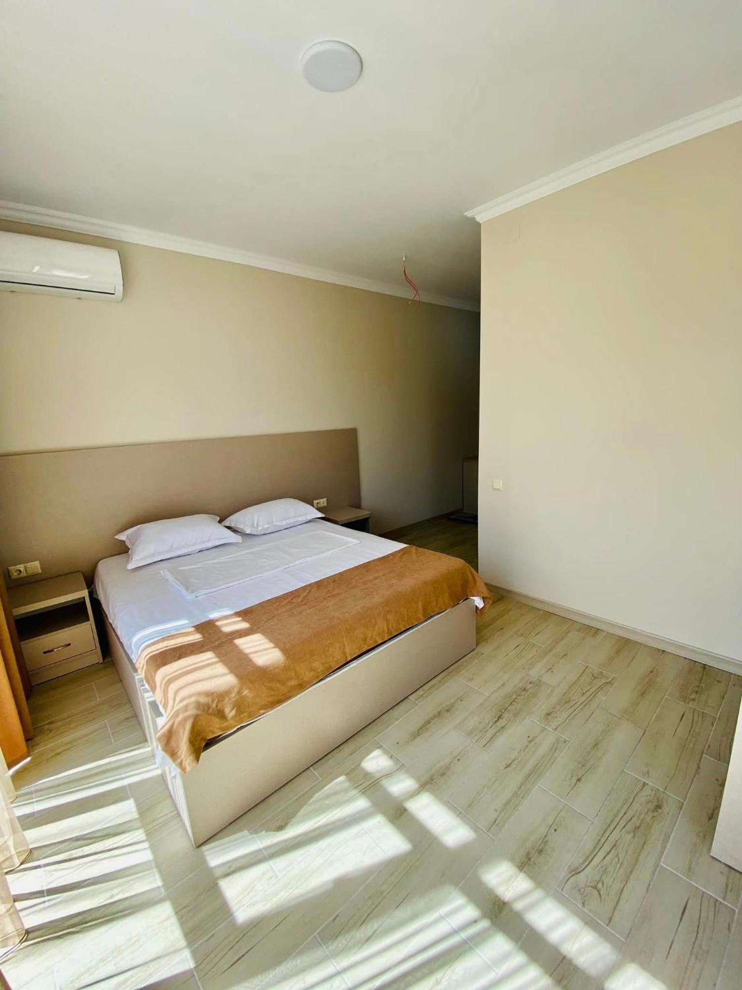 גוניו Hotel Tesa מראה חיצוני תמונה